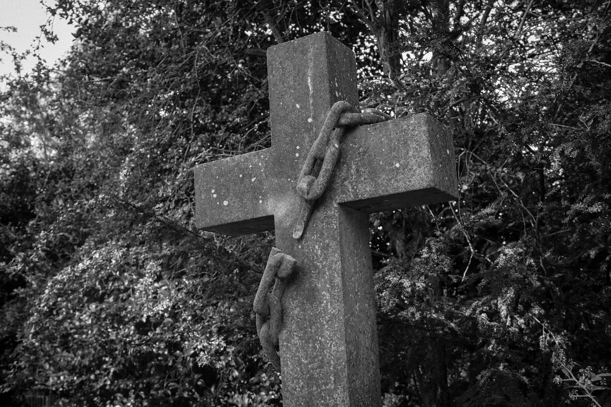 Abbey Graveyards and Headstones: What They Reveal About Monastic Burials
